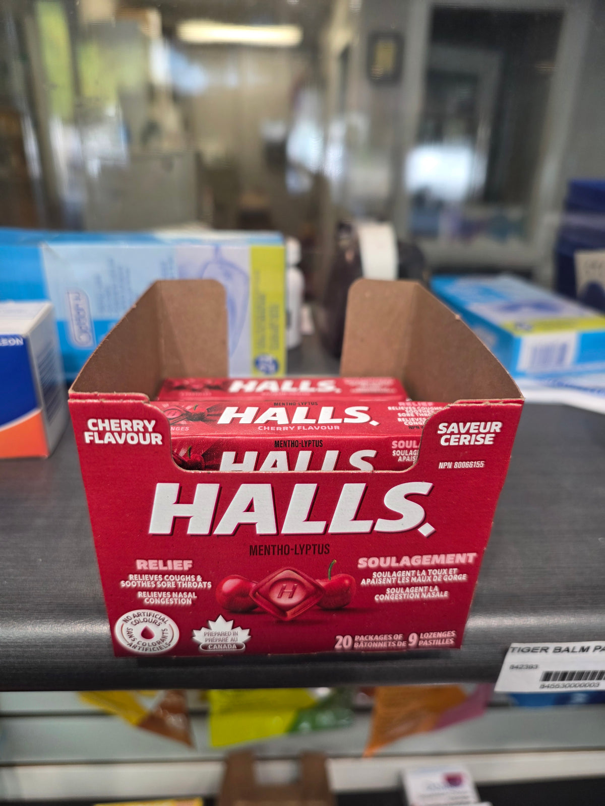 HALLS CHERRY